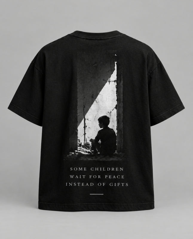 T-shirt — Some children wish for peace instead of gifts — vue du dos, noir